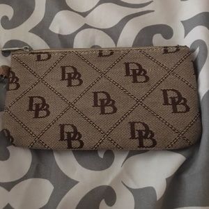 dooney and bourke wallet